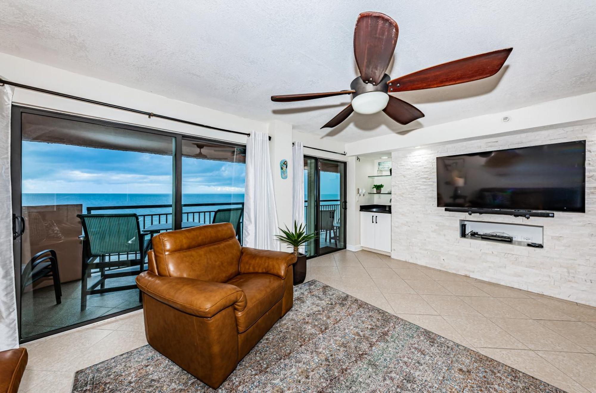 The Rose Aparthotel Clearwater Beach Exterior photo